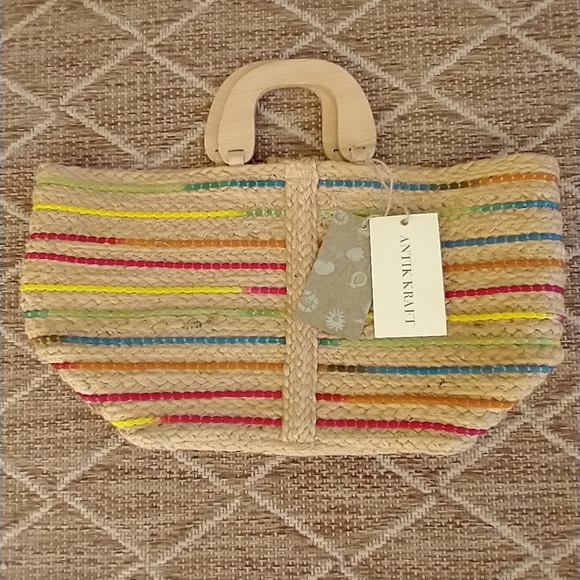 SOLD!!!!!Bag Weaved NWT Gorgeous Large Weaved Basket Style Bag - Picture 2 of 16